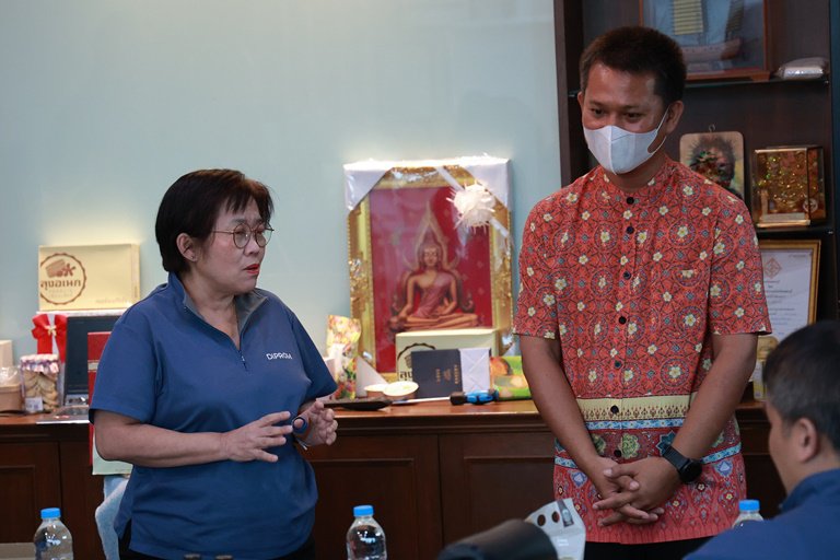 “รสอ.สุชาดา” เยี่ยมชมโรงงานลุงอเนกขนมหวานเพ็ชร์