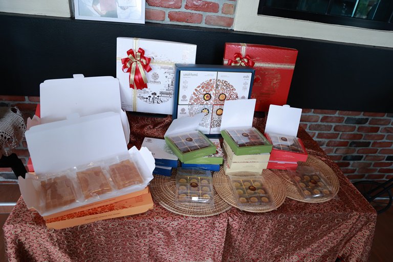 “รสอ.สุชาดา” เยี่ยมชมโรงงานลุงอเนกขนมหวานเพ็ชร์