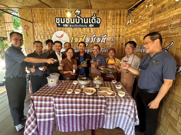 "อธิบดีใบน้อย" ลงพื้นที่เยี่ยมชมชุมชนดีพร้อมบ้านเดื่อ ชูเป็นโมเดลต้นแบบการยกระดับกลุ่มท่องเที่ยววิถีชุมชน