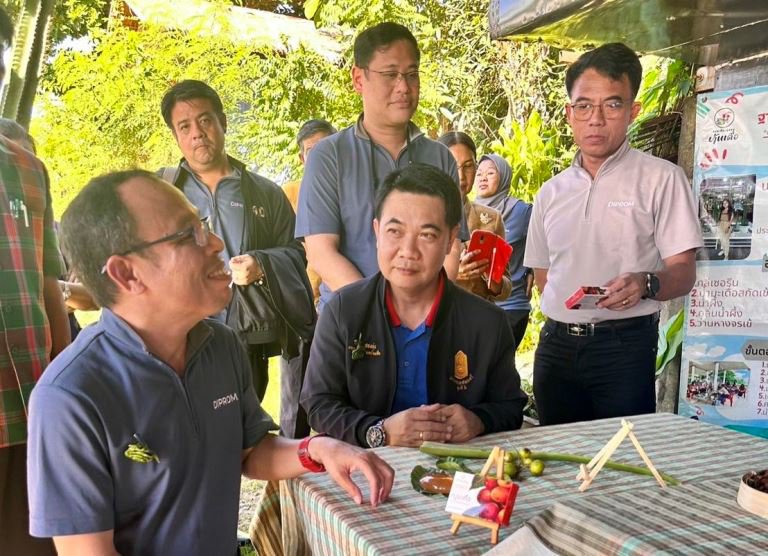 "อธิบดีใบน้อย" ลงพื้นที่เยี่ยมชมชุมชนดีพร้อมบ้านเดื่อ ชูเป็นโมเดลต้นแบบการยกระดับกลุ่มท่องเที่ยววิถีชุมชน