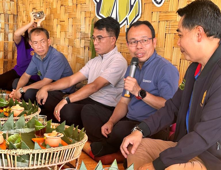 "อธิบดีใบน้อย" ลงพื้นที่เยี่ยมชมชุมชนดีพร้อมบ้านเดื่อ ชูเป็นโมเดลต้นแบบการยกระดับกลุ่มท่องเที่ยววิถีชุมชน