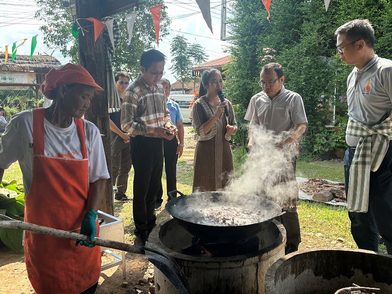 "อธิบดีใบน้อย" ตะลุยบึงกาฬ ต่อยอดการพัฒนาชุมชนดีพร้อมบ้านสะง้อ
