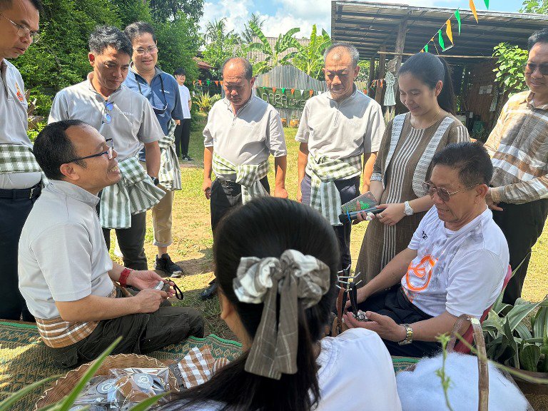 "อธิบดีใบน้อย" ตะลุยบึงกาฬ ต่อยอดการพัฒนาชุมชนดีพร้อมบ้านสะง้อ