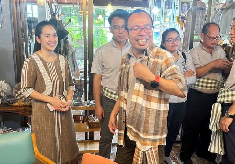 "อธิบดีใบน้อย" ตะลุยบึงกาฬ ต่อยอดการพัฒนาชุมชนดีพร้อมบ้านสะง้อ
