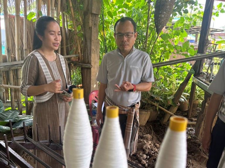"อธิบดีใบน้อย" ตะลุยบึงกาฬ ต่อยอดการพัฒนาชุมชนดีพร้อมบ้านสะง้อ