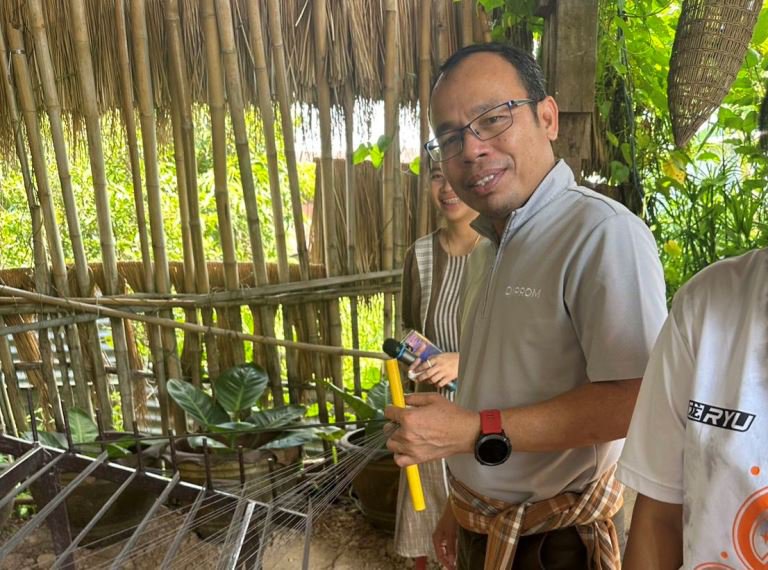 "อธิบดีใบน้อย" ตะลุยบึงกาฬ ต่อยอดการพัฒนาชุมชนดีพร้อมบ้านสะง้อ