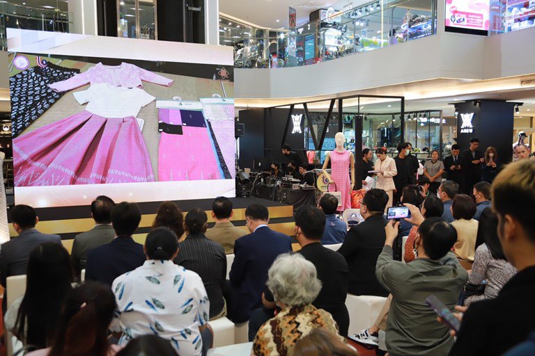 ดีพร้อม ยกทัพสิ่งทอคุณภาพ Thailand Textiles Tag บุกสีลมย่านไข่แดงเศรษฐกิจทดสอบตลาดหนุ่มสาวออฟฟิศ