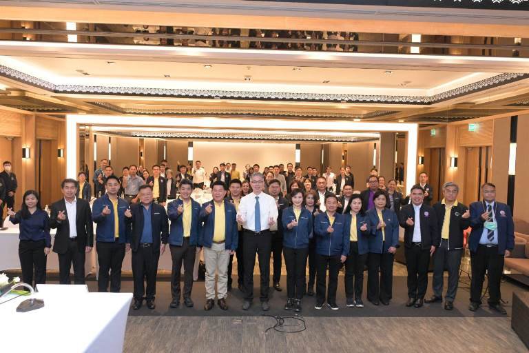 ปลัดฯ ณัฐพล กำชับสำนักงานอุตสาหกรรมจังหวัด เร่งแก้ไขปัญหาข้อร้องเรียน พร้อมบูรณาการนโยบาย MIND ใช้ "หัว" และ "ใจ" ปั้นอุตสาหกรรมคู่ชุมชนอย่างยั่งยืน