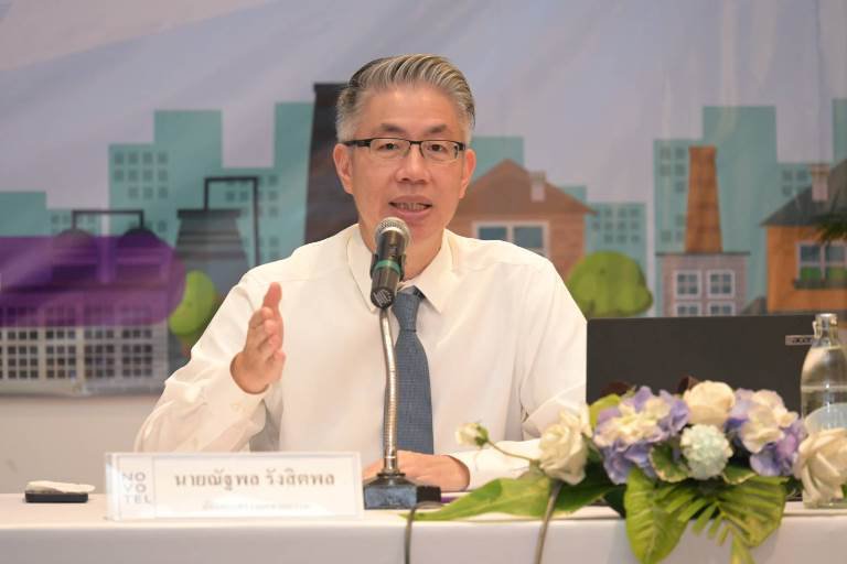 ปลัดฯ ณัฐพล กำชับสำนักงานอุตสาหกรรมจังหวัด เร่งแก้ไขปัญหาข้อร้องเรียน พร้อมบูรณาการนโยบาย MIND ใช้ "หัว" และ "ใจ" ปั้นอุตสาหกรรมคู่ชุมชนอย่างยั่งยืน