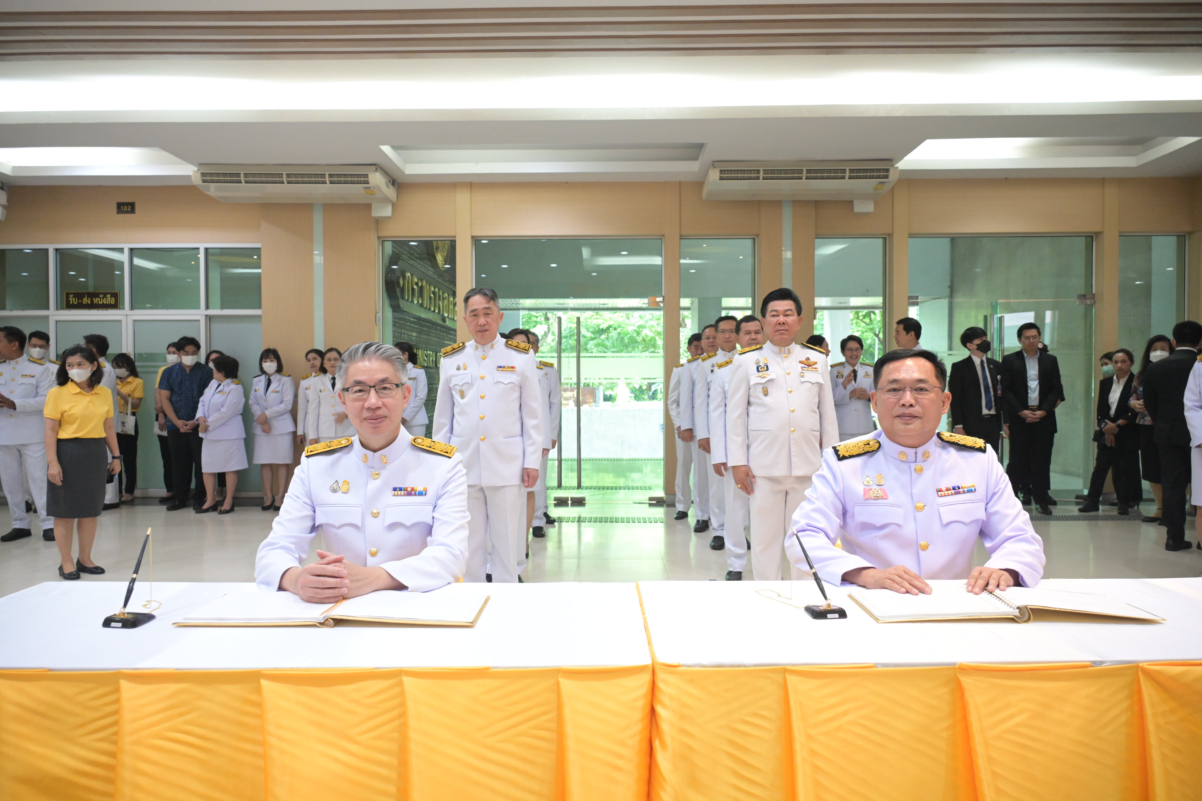รัฐมนตรีฯ อนุชา นำคณะผู้บริหาร อก. ถวายพระพรเนื่องในโอกาสวันเฉลิมพระชนมพรรษา พระบาทสมเด็จพระเจ้าอยู่หัวฯ และพิธีถวายสัตย์ปฏิญาณเพื่อเป็นข้าราชการที่ดีและพลังของแผ่นดิน