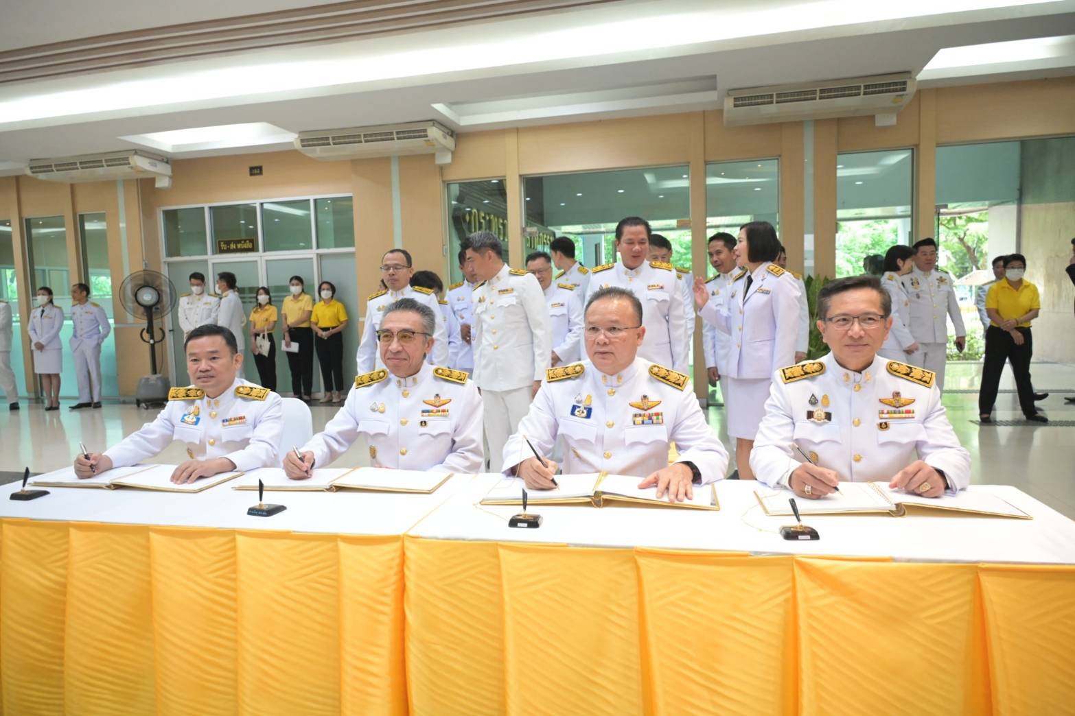 รัฐมนตรีฯ อนุชา นำคณะผู้บริหาร อก. ถวายพระพรเนื่องในโอกาสวันเฉลิมพระชนมพรรษา พระบาทสมเด็จพระเจ้าอยู่หัวฯ และพิธีถวายสัตย์ปฏิญาณเพื่อเป็นข้าราชการที่ดีและพลังของแผ่นดิน