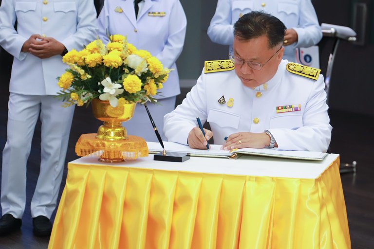 "ดีพร้อม" ร่วมพิธีถวายสัตย์ปฏิญาณเพื่อเป็นข้าราชการที่ดีและพลังของแผ่นดิน ประจำปี 2566 