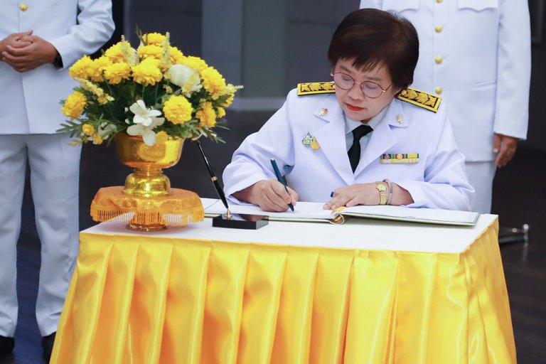"ดีพร้อม" ร่วมพิธีถวายสัตย์ปฏิญาณเพื่อเป็นข้าราชการที่ดีและพลังของแผ่นดิน ประจำปี 2566 
