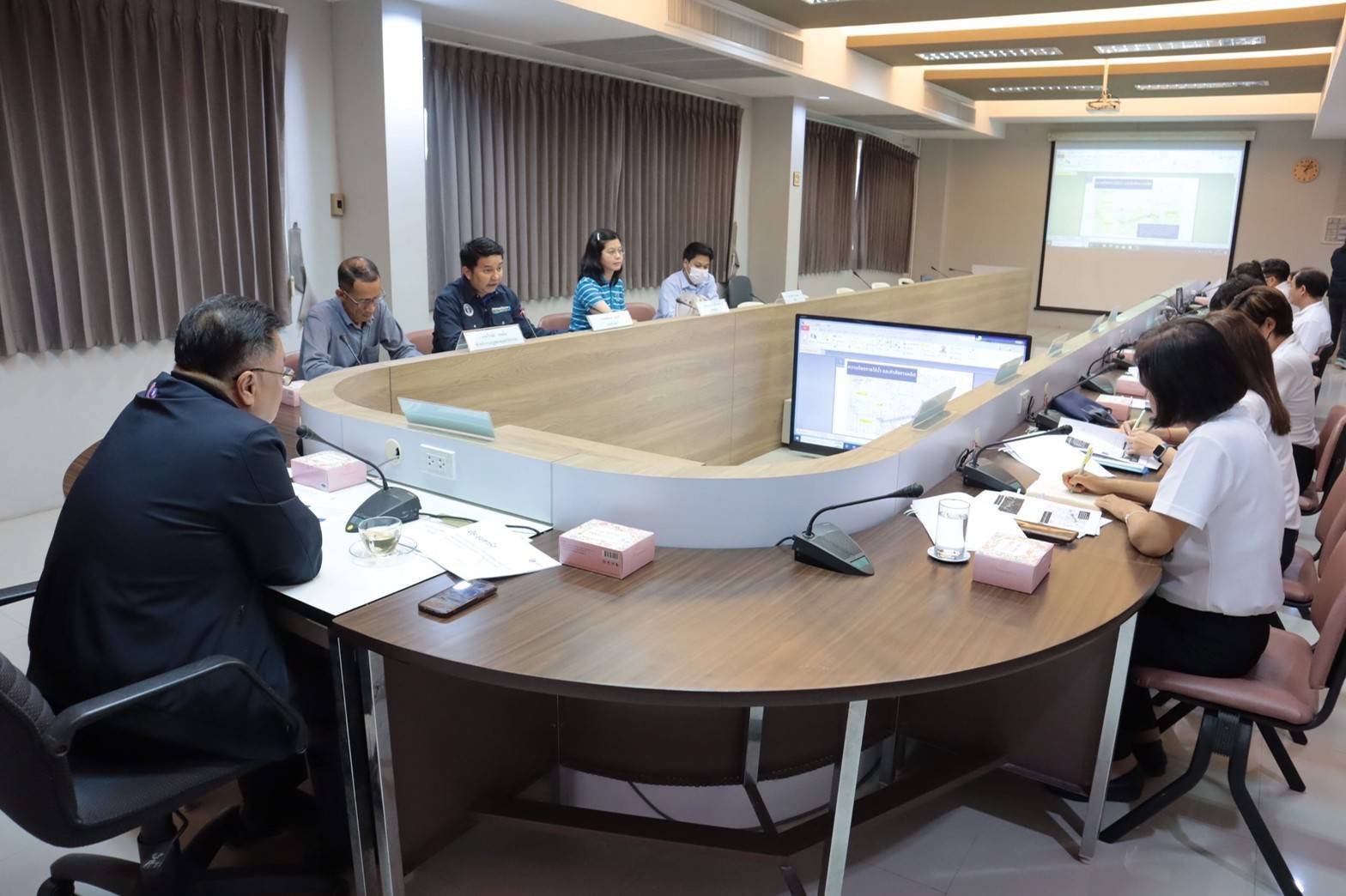 "รสอ.วาที" ลงพื้นที่ติดตามการดำเนินงานศูนย์ดีพร้อมเซ็นเตอร์ 11