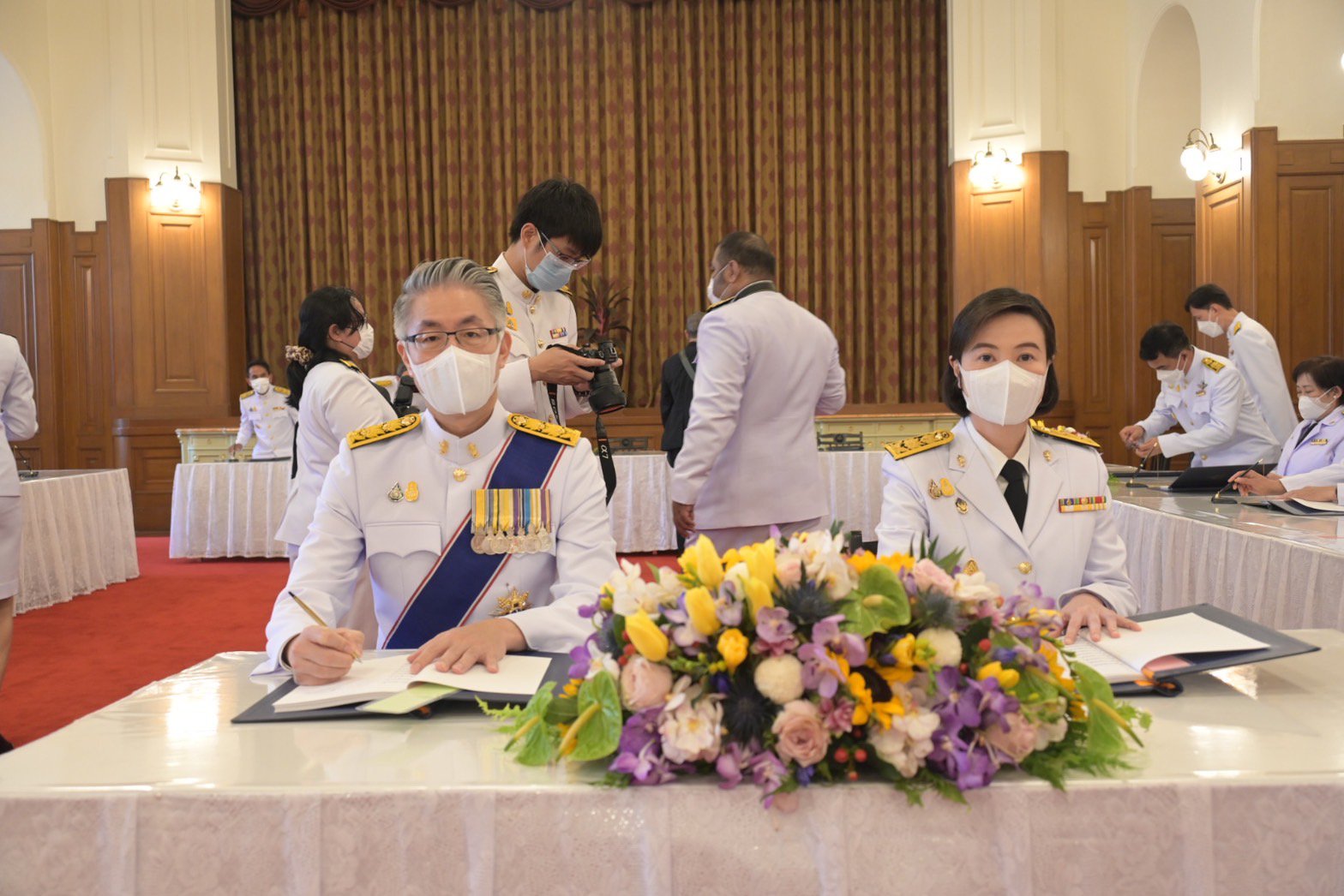 ปลัดฯ ณัฐพล นำคณะผู้บริหารกระทรวงอุตสาหกรรม ร่วมพิธีลงนามถวายพระพรพระบาทสมเด็จพระเจ้าอยู่หัว เนื่องในโอกาสวันเฉลิมพระชนมพรรษา ประจำปีพุทธศักราช 2566 ณ ศาลาสหทัยสมาคม ในพระบรมหาราชวัง