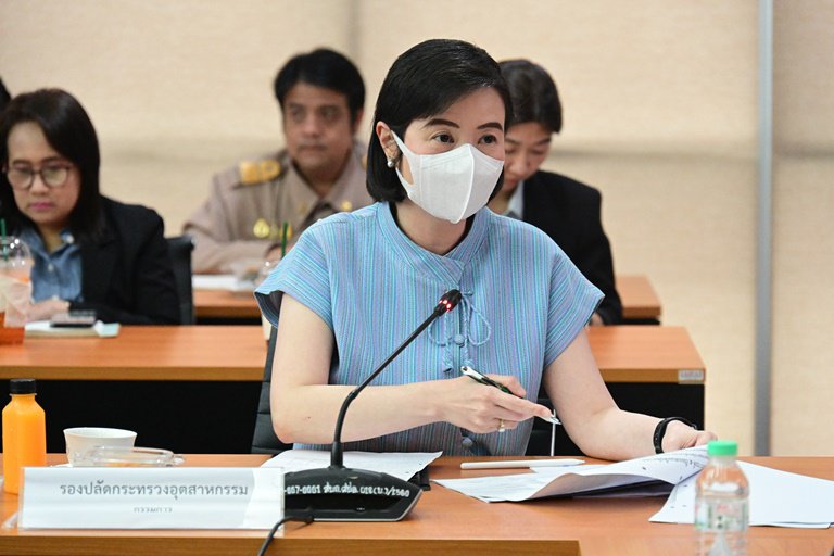 “ปลัดฯ ณัฐพล” ระดมทีม MIND เตรียมเนรมิตร้านกระทรวงอุตสาหกรรม เติมความสนุกสนานช่วงปลายปี ทั้งเกมส์ โชว์ และลุ้นของรางวัลเต็มพิกัด ในงานกาชาด ประจำปี 2566 