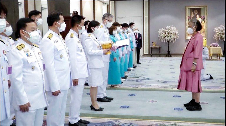 ปลัดฯ ณัฐพล นำทีมผู้บริหารกระทรวงอุตสาหกรรม เข้าเฝ้าสมเด็จพระกนิษฐาธิราชเจ้า กรมสมเด็จพระเทพรัตนราชสุดาฯ สยามบรมราชกุมารี เพื่อทูลเกล้าฯ ถวายเงินรายได้จากการออกร้านในงานกาชาดร้านกระทรวงอุตสาหกรรม