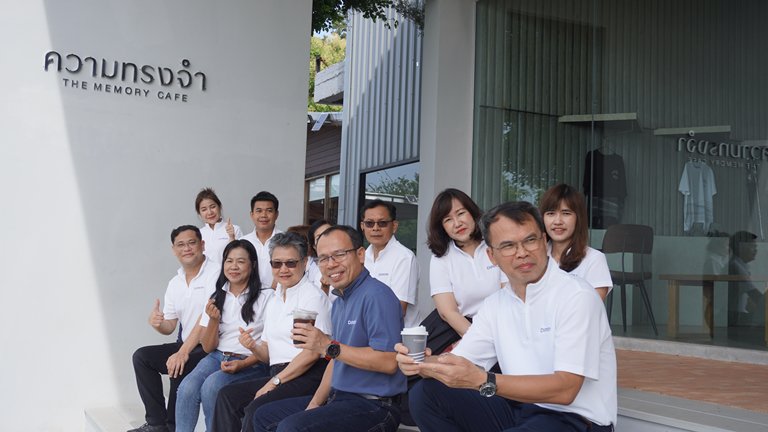 "อธิบดีใบน้อย" ลงพื้นที่เยี่ยมชมสถานประกอบการ “ความทรงจำ คาเฟ่”