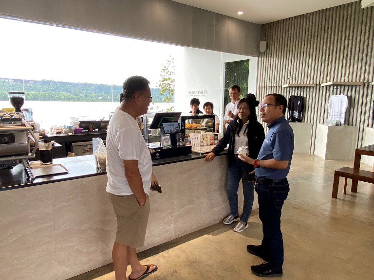 "อธิบดีใบน้อย" ลงพื้นที่เยี่ยมชมสถานประกอบการ “ความทรงจำ คาเฟ่”