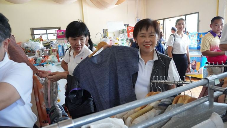 "อธิบดีใบน้อย" ลงพื้นที่เยี่ยมชมหมู่บ้านซะซอม “แสงแรกแห่งสยาม”