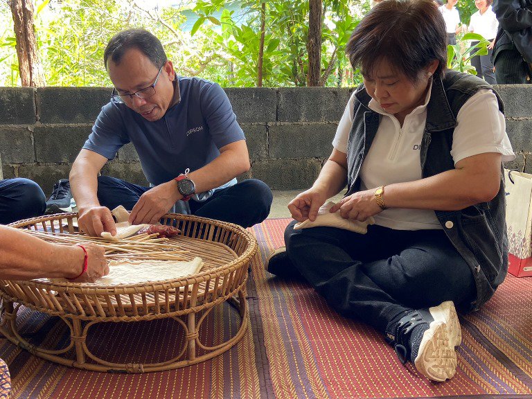 "อธิบดีใบน้อย" ลงพื้นที่เยี่ยมชมหมู่บ้านซะซอม “แสงแรกแห่งสยาม”