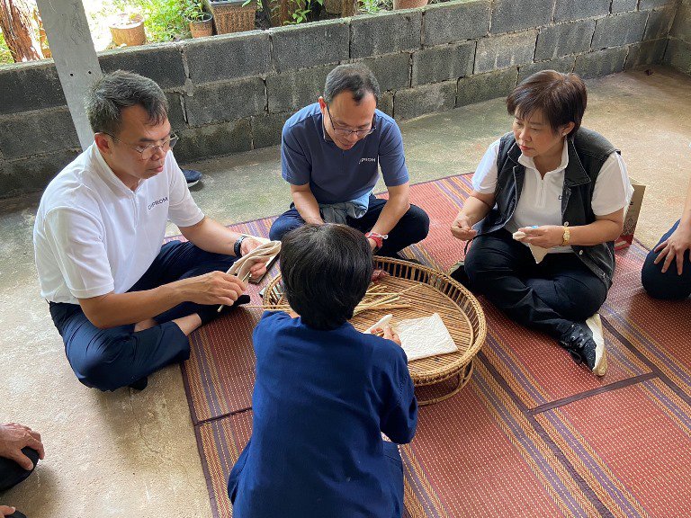 "อธิบดีใบน้อย" ลงพื้นที่เยี่ยมชมหมู่บ้านซะซอม “แสงแรกแห่งสยาม”