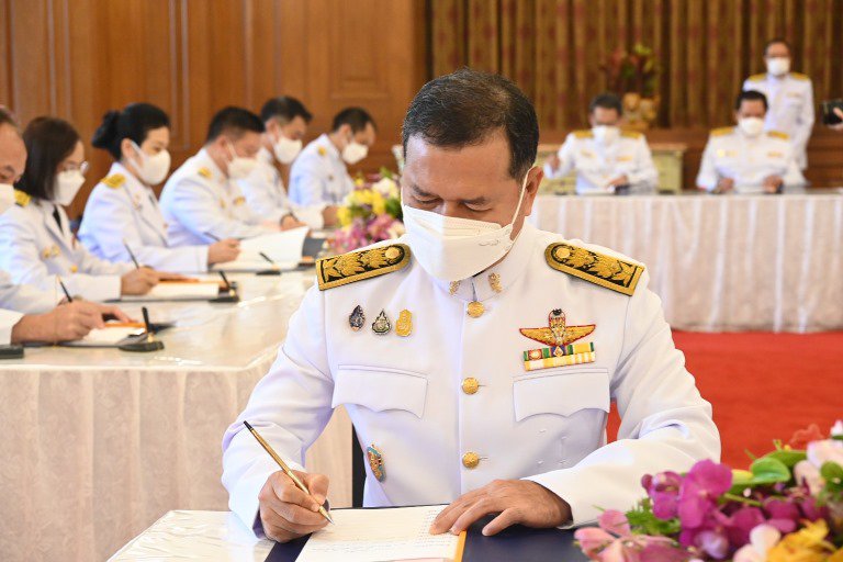 ปลัดฯ ณัฐพล นำคณะผู้บริหารกระทรวงอุตสาหกรรม ร่วมพิธีลงนามถวายพระพรสมเด็จพระนางเจ้าสิริกิติ์ พระบรมราชินีนาถ พระบรมราชชนนีพันปีหลวง เนื่องในโอกาสวันเฉลิมพระชนมพรรษา 12 สิงหาคม 2566 ณ ศาลาสหทัยสมาคม ในพระบรมมหาราชวัง