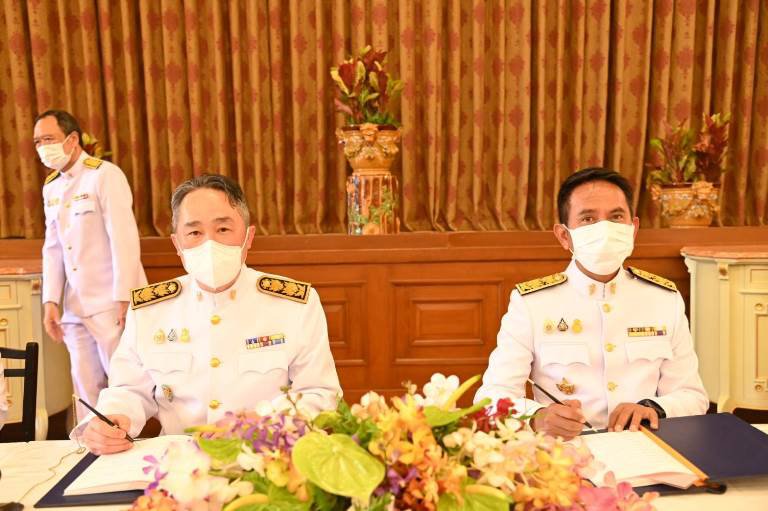 ปลัดฯ ณัฐพล นำคณะผู้บริหารกระทรวงอุตสาหกรรม ร่วมพิธีลงนามถวายพระพรสมเด็จพระนางเจ้าสิริกิติ์ พระบรมราชินีนาถ พระบรมราชชนนีพันปีหลวง เนื่องในโอกาสวันเฉลิมพระชนมพรรษา 12 สิงหาคม 2566 ณ ศาลาสหทัยสมาคม ในพระบรมมหาราชวัง