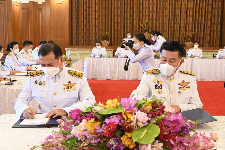 ปลัดฯ ณัฐพล นำคณะผู้บริหารกระทรวงอุตสาหกรรม ร่วมพิธีลงนามถวายพระพรสมเด็จพระนางเจ้าสิริกิติ์ พระบรมราชินีนาถ พระบรมราชชนนีพันปีหลวง เนื่องในโอกาสวันเฉลิมพระชนมพรรษา 12 สิงหาคม 2566 ณ ศาลาสหทัยสมาคม ในพระบรมมหาราชวัง