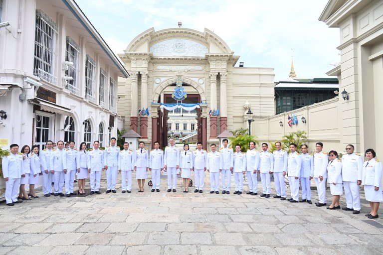 ปลัดฯ ณัฐพล นำคณะผู้บริหารกระทรวงอุตสาหกรรม ร่วมพิธีลงนามถวายพระพรสมเด็จพระนางเจ้าสิริกิติ์ พระบรมราชินีนาถ พระบรมราชชนนีพันปีหลวง เนื่องในโอกาสวันเฉลิมพระชนมพรรษา 12 สิงหาคม 2566 ณ ศาลาสหทัยสมาคม ในพระบรมมหาราชวัง