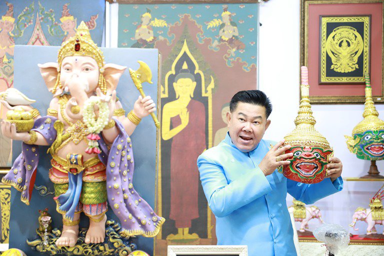 “ดีพร้อม” เข้าร่วมพิธีเปิดงาน "ศิลปาชีพประทีปไทย OTOP หลอมดวงใจ ด้วยพระบารมี" ประจำปี 2566 เพื่อเฉลิมพระเกียรติ “สมเด็จพระพันปีหลวง” 91 พรรษา