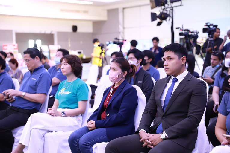 “ดีพร้อม” เผยครึ่งปีแรก ดันมูลค่าเศรษฐกิจโตกว่า 5,000 ล้านบาท