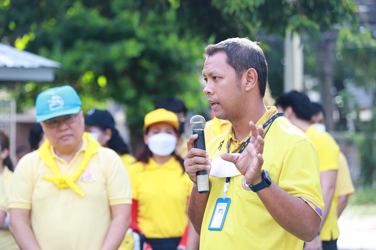 "อธิบดีใบน้อย" นำทีมชาวดีพร้อมรวมพลังจิตอาสาปลูกต้นหญ้าแฝก จำนวน 100,000 ต้น 