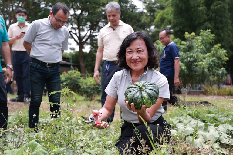 "อธิบดีใบน้อย" ลงพื้นที่เยี่ยมชมชุมชนดีพร้อมต้นแบบเมืองย่าโม