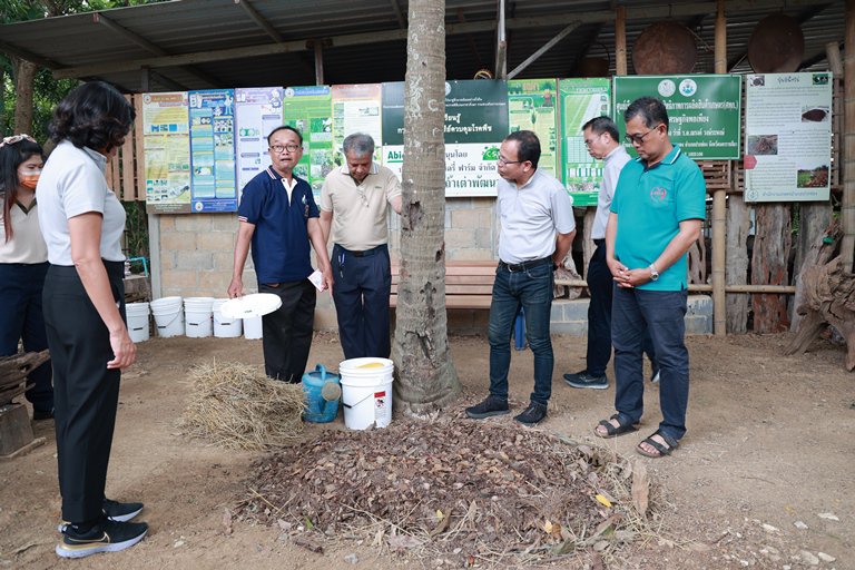 "อธิบดีใบน้อย" ลงพื้นที่เยี่ยมชมชุมชนดีพร้อมต้นแบบเมืองย่าโม