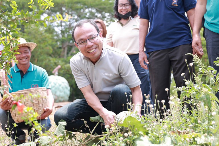 "อธิบดีใบน้อย" ลงพื้นที่เยี่ยมชมชุมชนดีพร้อมต้นแบบเมืองย่าโม