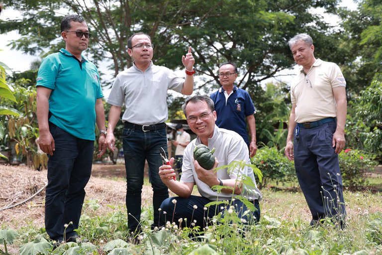 "อธิบดีใบน้อย" ลงพื้นที่เยี่ยมชมชุมชนดีพร้อมต้นแบบเมืองย่าโม