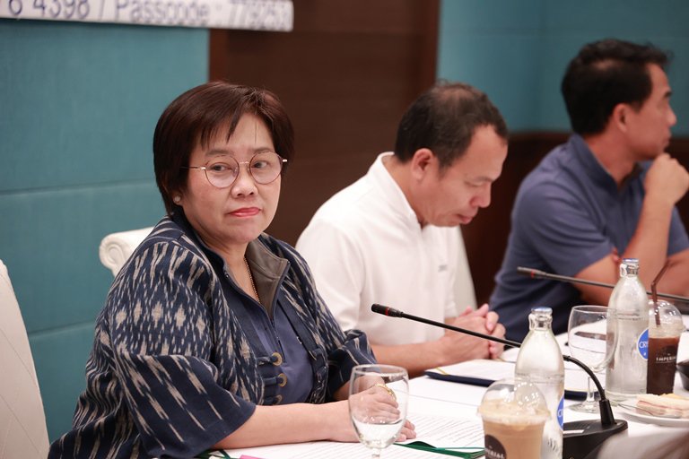 แม่ทัพ "ดีพร้อม" เปิดประตูรับฟังความเห็นแนวทางการส่งเสริมเอสเอ็มอีเมืองย่าโม