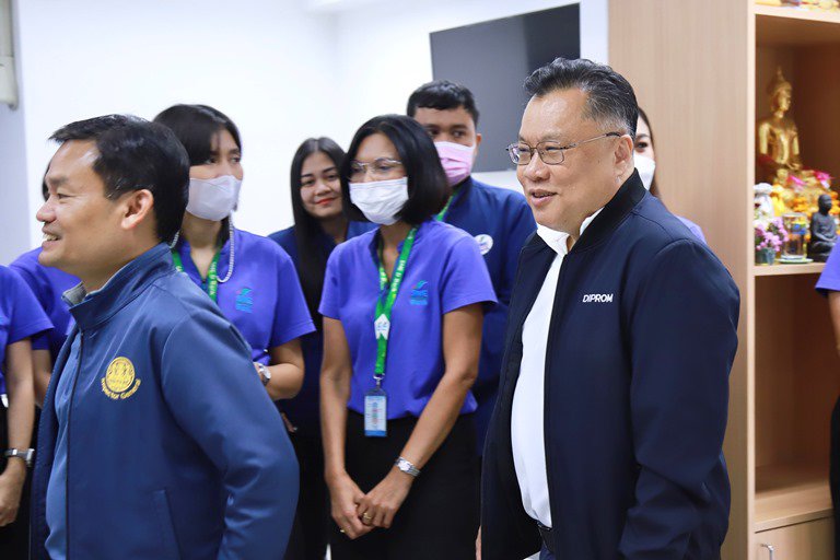 ปลัดฯ ณัฐพล ลงพื้นที่ตรวจติดตามการดำเนินงาน สอจ.อยุธยา และอ่างทอง ย้ำทุกจุดจี้โรงงานกรอกข้อมูลการประกอบการอุตสาหกรรม ภายในสิงหาคมนี้! 