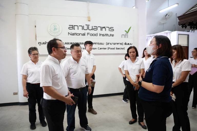 "อธิบดีใบน้อย" ลงพื้นที่ติดตามการดำเนินงานศูนย์ดีพร้อมเซ็นเตอร์ 11