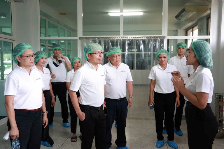 "อธิบดีใบน้อย" ลงพื้นที่ติดตามการดำเนินงานศูนย์ดีพร้อมเซ็นเตอร์ 11