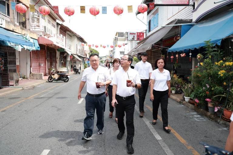 "ดีพร้อม" พาตะลุยย่านเมืองเก่าจังหวัดสงขลา หวังขยายชุมชนดีพร้อม ให้โตได้โตไกลแบบยั่งยืน