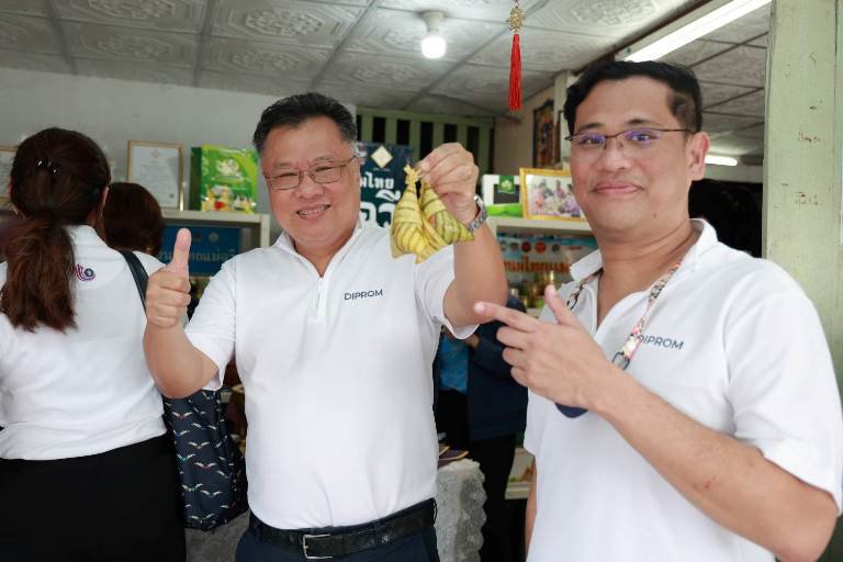 "ดีพร้อม" พาตะลุยย่านเมืองเก่าจังหวัดสงขลา หวังขยายชุมชนดีพร้อม ให้โตได้โตไกลแบบยั่งยืน