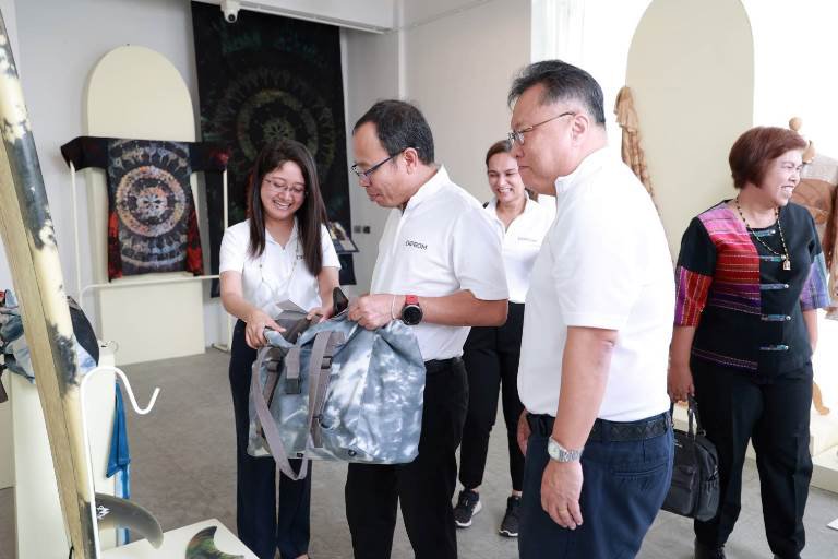 "ดีพร้อม" พาตะลุยย่านเมืองเก่าจังหวัดสงขลา หวังขยายชุมชนดีพร้อม ให้โตได้โตไกลแบบยั่งยืน