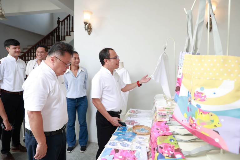 "ดีพร้อม" พาตะลุยย่านเมืองเก่าจังหวัดสงขลา หวังขยายชุมชนดีพร้อม ให้โตได้โตไกลแบบยั่งยืน
