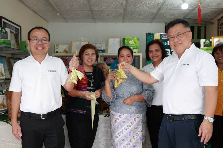 "ดีพร้อม" พาตะลุยย่านเมืองเก่าจังหวัดสงขลา หวังขยายชุมชนดีพร้อม ให้โตได้โตไกลแบบยั่งยืน