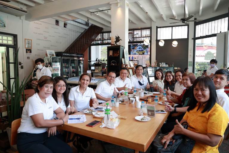 "ดีพร้อม" พาตะลุยย่านเมืองเก่าจังหวัดสงขลา หวังขยายชุมชนดีพร้อม ให้โตได้โตไกลแบบยั่งยืน