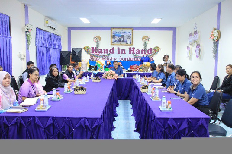 "รสอ.วาที" ลงพื้นที่เยี่ยมชมโรงงาน Hand in Hand เพื่อการสร้างงานที่ยั่งยืนในพื้นที่ 3 จังหวัดชายแดนภาคใต้