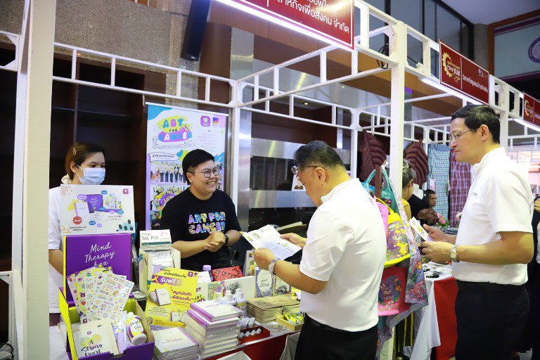 “รสอ.วาที” เปิดงานอุตสาหกรรมแฟร์ “MID YEAR SALE 2023” ยกขบวน ผปก. กว่า 80 ร้านค้า ร่วมงานฯ คาดเงินสะพัดกว่า 3 ลบ.