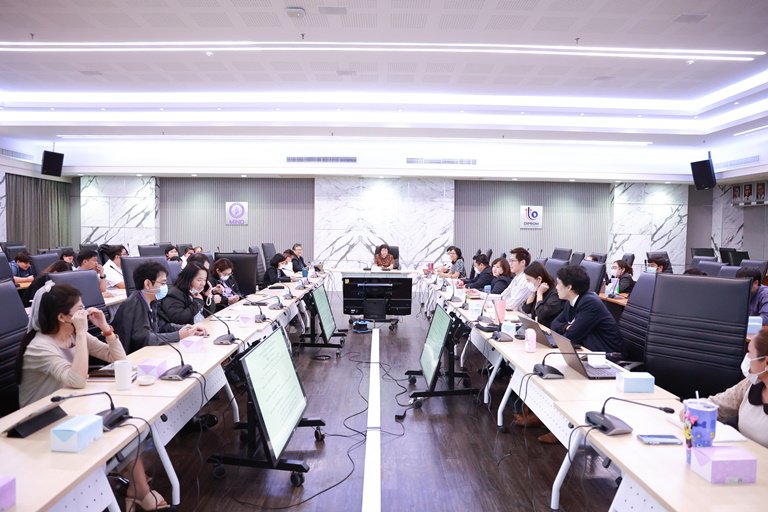 “รสอ. สุชาดา” นำการประชุมติดตามผลการดำเนินงาน กง.กสอ. ครั้งที่ 8/2566 